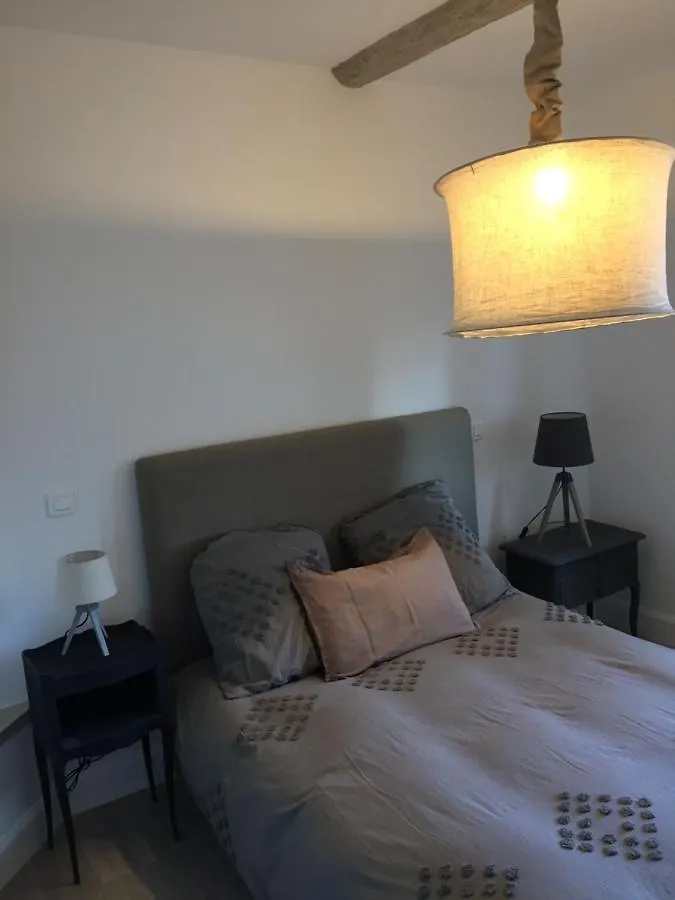 Appartement Chez Enzo à Pierrevert 0*,  France